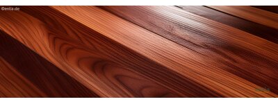 Mahagoni: Edles, rötlich-braunes Holz mit...