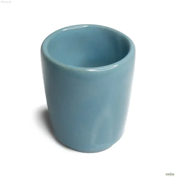 Kleiner Keramikbecher in Pastellblau für Kinderhände