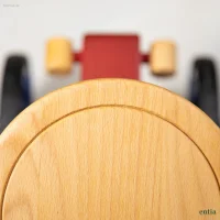 Trecker aus Holz in Rot – Stabiles Rutschauto