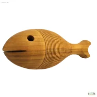 Babyrassel aus Holz – Greifling Urfisch aus Kirschbaum