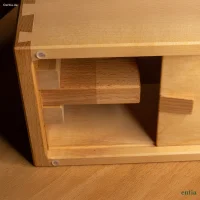 Hebel-Nussknacker aus Buche und Ahorn – handgefertigt